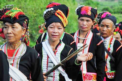 (Tổng hợp) Bảo tồn, phát huy trang phục truyền thống của dân tộc Khơ Mú, tỉnh Điện Biên gắn với xây dựng nông thôn mới 2
