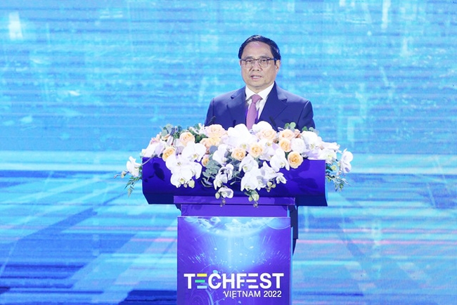 Thủ tướng phát biểu tại Chương trình "Dấu ấn - Ngày hội khởi nghiệp đổi mới sáng tạo quốc gia - Techfest 2022". (Ảnh: VGP/Nhật Bắc)