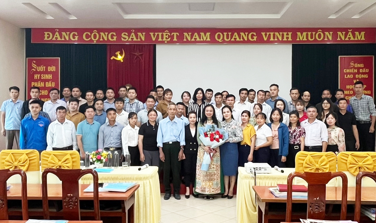 Các học viên tham dự Hội nghị tập huấn kỹ năng tuyên truyền về tảo hôn và HNCHT trong vùng DTTS tỉnh Tuyên Quang (tháng 11/2022)
