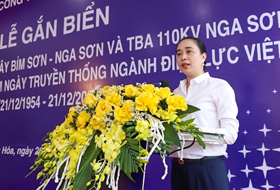 Bà Đỗ Nguyệt Ánh – Chủ tịch HĐTV Tổng công ty Điện lực miền Bắc phát biểu tại buổi lễ