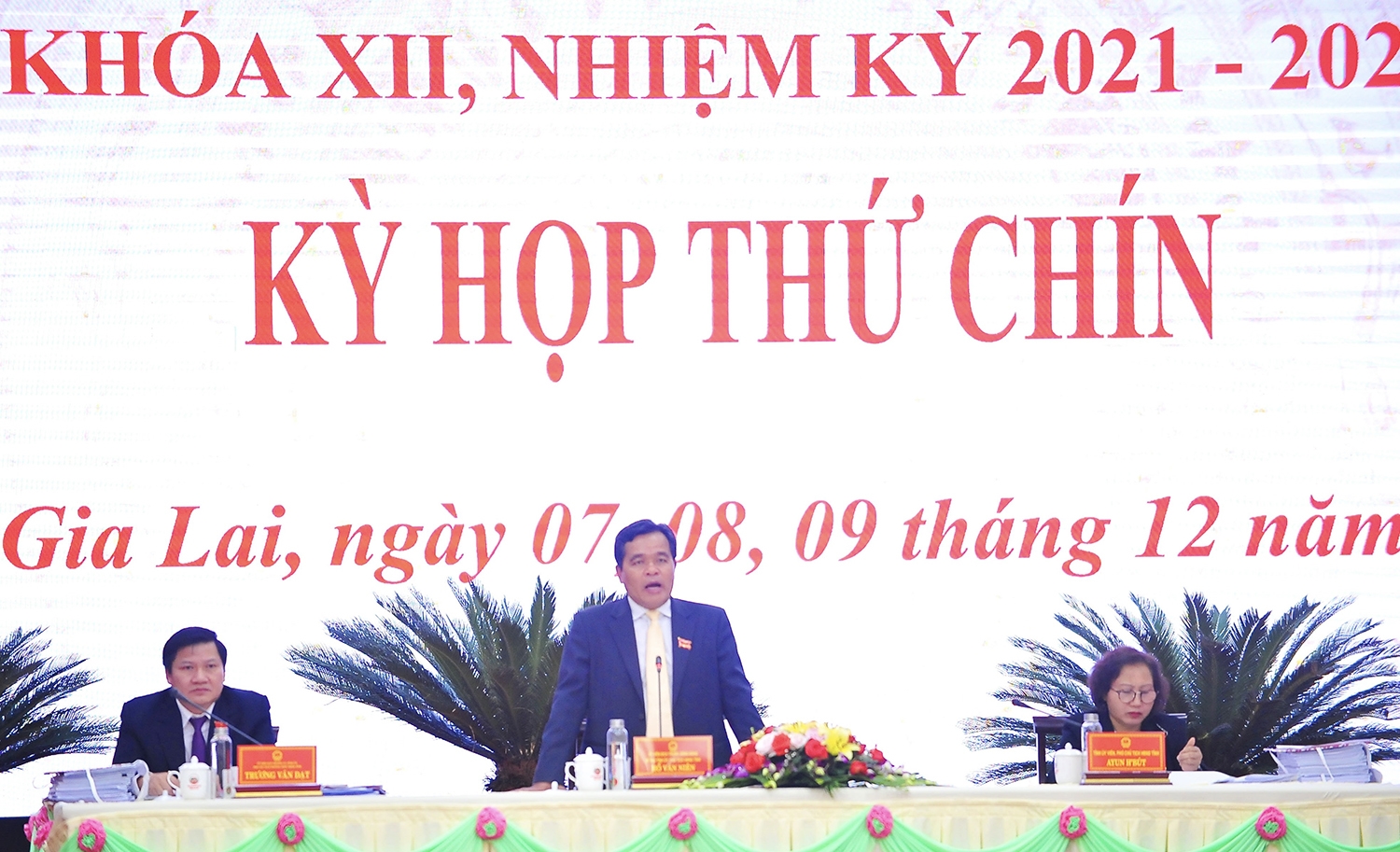 Bí thư Tỉnh ủy, Chủ tịch HĐND tỉnh Hồ Văn Niên phát biểu bế mạc kỳ họp thứ 9 HĐND tỉnh khóa XII