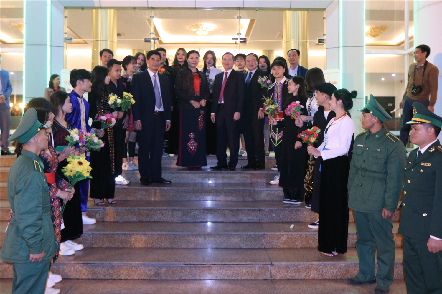 Ủy viên Ban Chấp hành Trung ương Đảng, Chủ tịch Hội Liên hiệp Phụ nữ Việt Nam Hà Thị Nga tới dự Lễ Tuyên dương