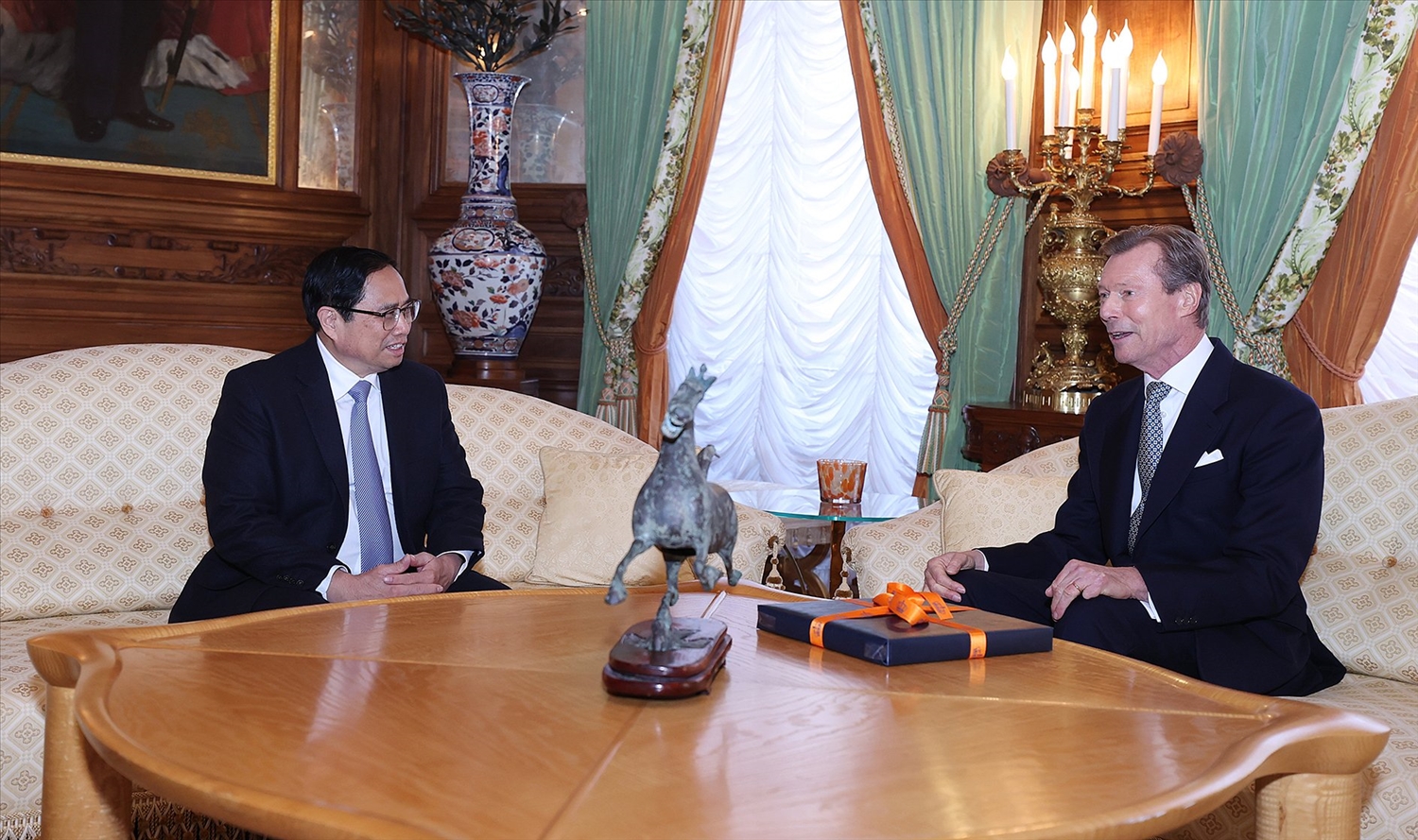 Thủ tướng Phạm Minh Chính và Đại Công tước Luxembourg Henri vui mừng nhận thấy quan hệ hợp tác giữa hai nước tiếp tục phát triển tốt đẹp sau gần 50 năm thiết lập quan hệ ngoại giao, nhất là trong lĩnh vực đầu tư - Ảnh: VGP/Nhật Bắc