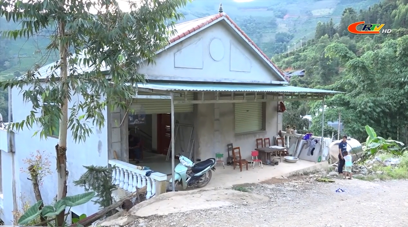Ngôi nhà khang trang của anh Khìn Văn Tuấn - một trong 7 hộ dân đầu tiên của xóm Nà Mìa, xã Cốc Pàng, huyện Bảo Lạc tình nguyện đăng ký tới xóm mới khu vực biên giới để sinh sống (ảnh Đài PTTH CB)