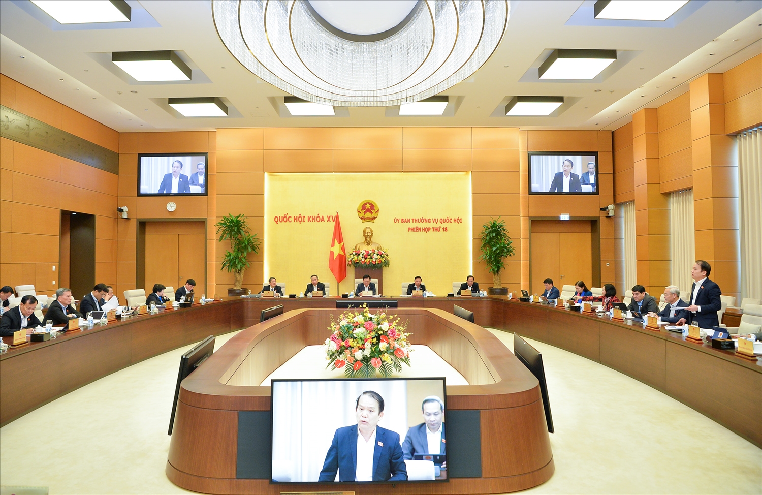 Chủ nhiệm Ủy ban Pháp luật Hoàng Thanh Tùng phát biểu ý kiến