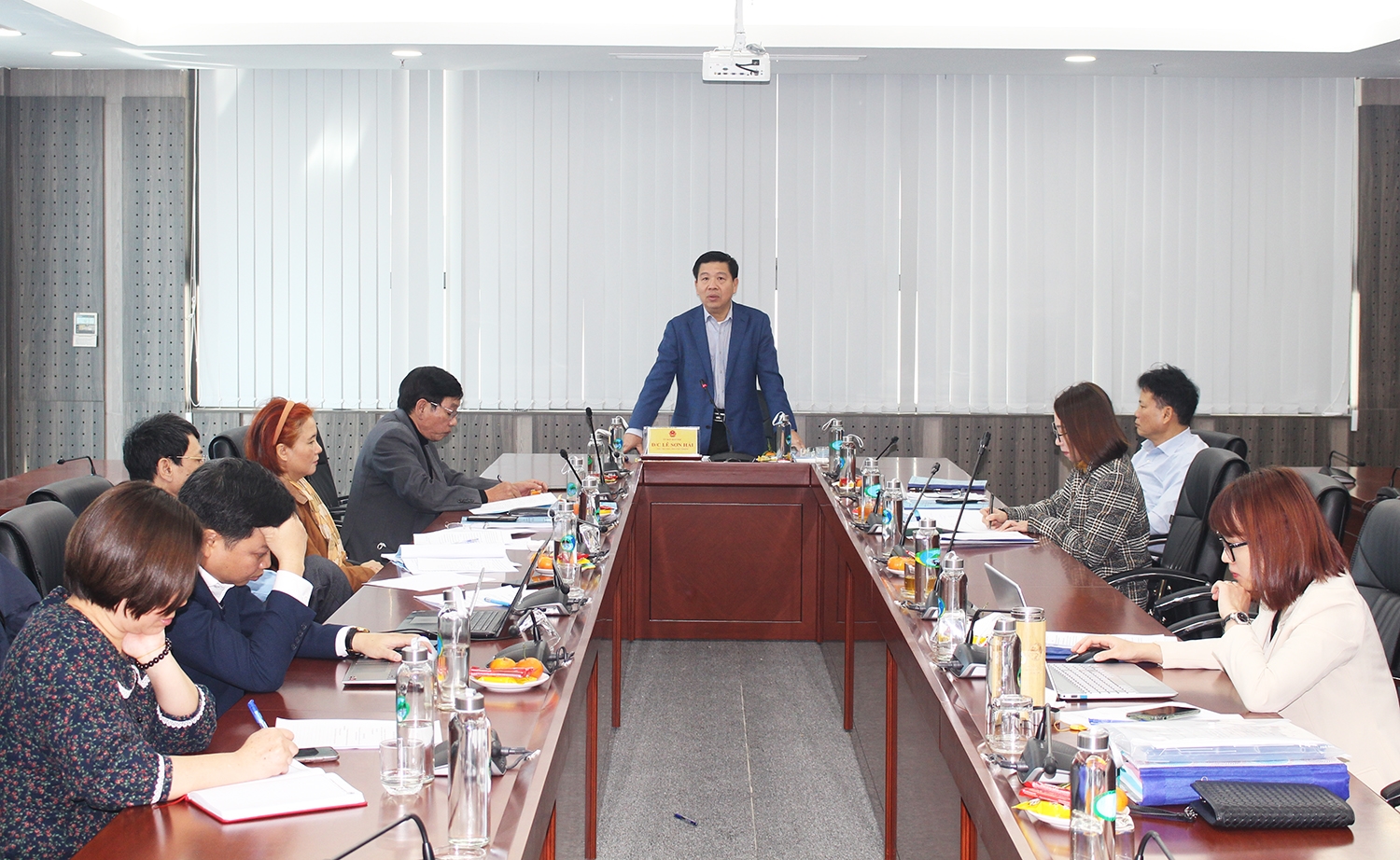 Ts. Lê Sơn Hải - Thứ trưởng, Phó Chủ nhiệm, Chủ tịch Hội đồng Khoa học và Công nghệ của UBDT chủ trì cuộc họp