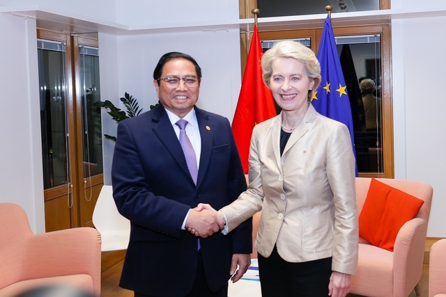 Tại cuộc gặp với Chủ tịch Ủy ban châu Âu Ursula von der Leyen, Thủ tướng Phạm Minh Chính khẳng định Việt Nam luôn coi trọng quan hệ với EU - Ảnh: VGP/Nhật Bắc