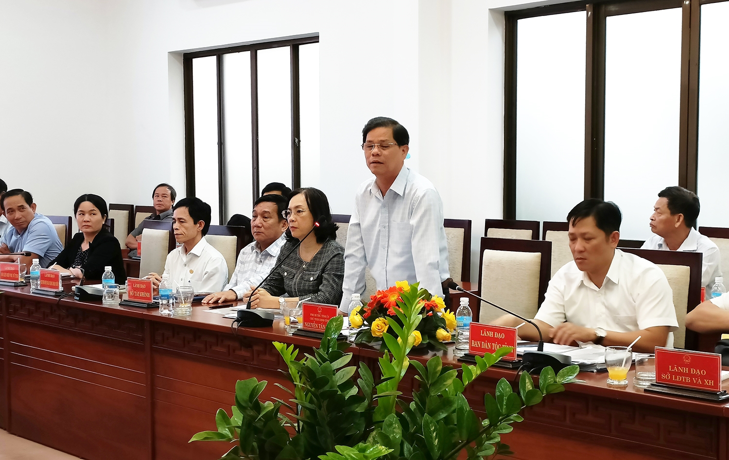 Chủ tịch UBND tỉnh Khánh Hòa Nguyễn Tấn Tuân phát biểu tại buổi làm việc