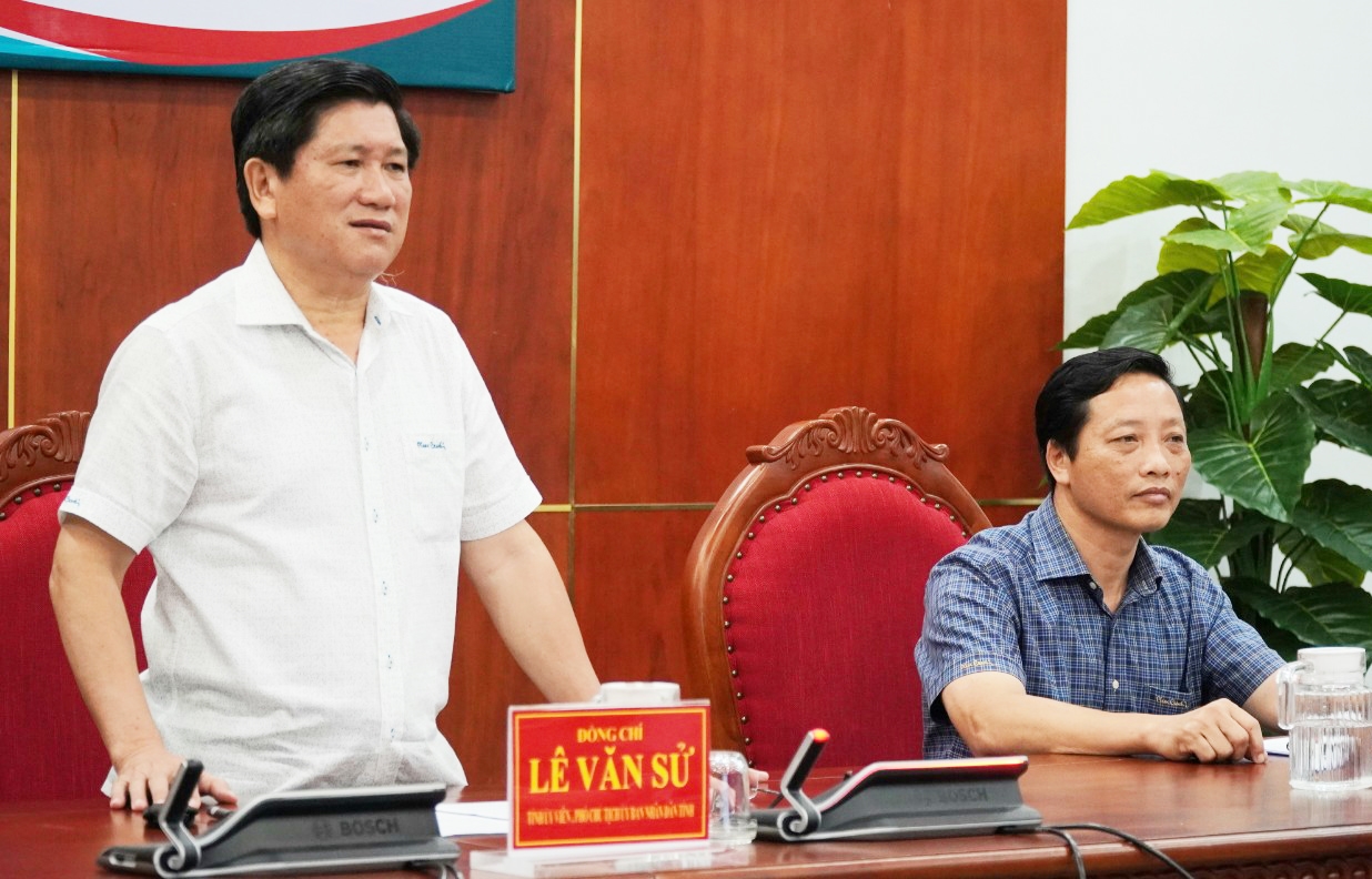 Ông Lê Văn Sử - Phó Chủ tịch UBND tỉnh Cà Mau thông tin sự kiện cho các cơ quan báo chí
