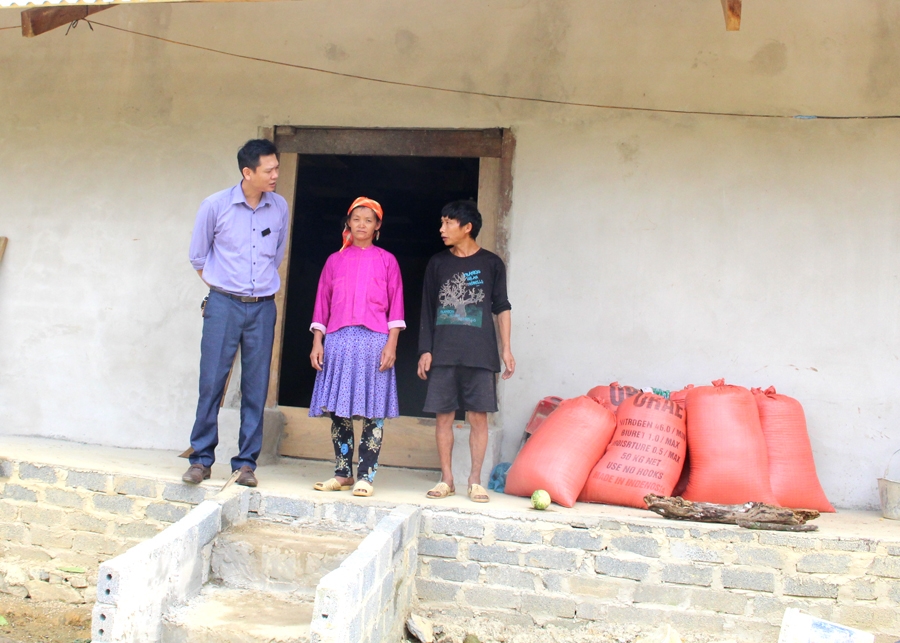 Ngôi nhà đang hoàn thiện của gia đình bác Cử Mí Sính, thôn Phiêng Luông, xã Phiêng Luông (huyện Bắc Mê).