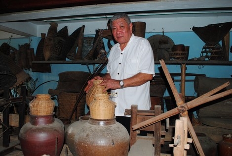 Bộ sưu tầm vật dụng sản xuất nông nghiệp của người Thái trong “bảo tàng”