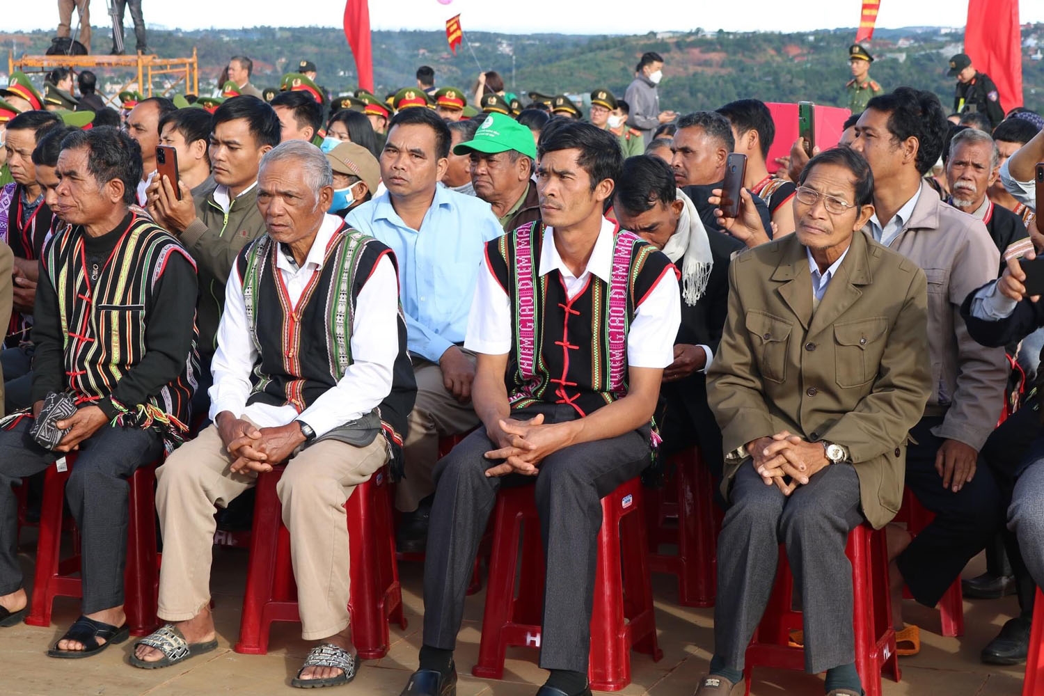 Đông đảo các tầng lớp Nhân dân các dân tộc tỉnh Đắk Nông đến dựu sự kiện