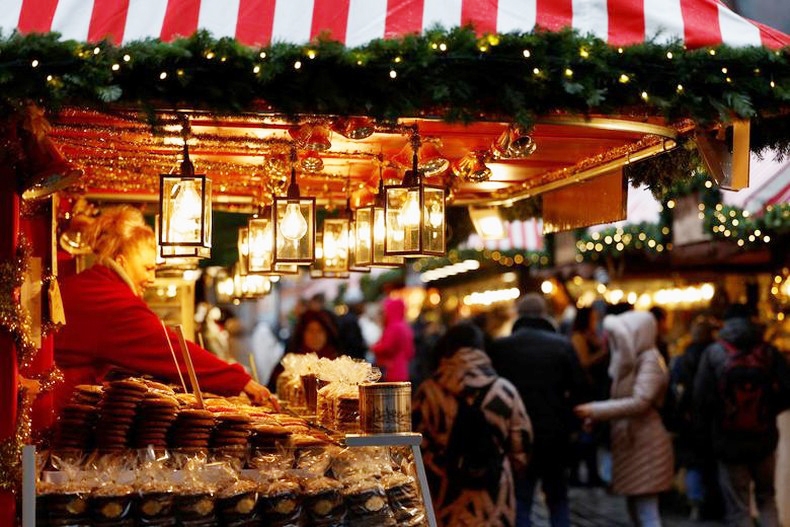Không gian bình yên tại Nuernberger Christkindlesmarkt (Đức), một trong những khu chợ Giáng sinh lâu đời nhất thế giới. (Ảnh: Reuters)