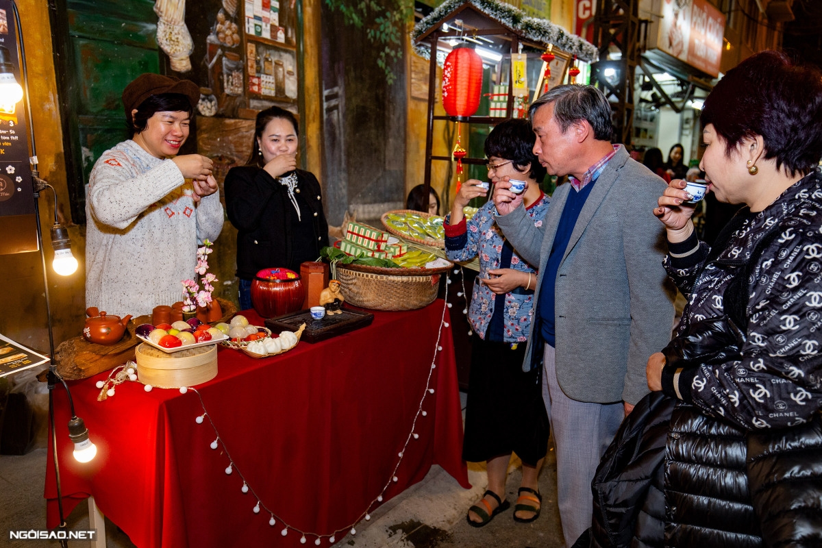 Hà Nội khai trương Khu phố ẩm thực đêm kết hợp đi bộ tại Đảo Ngọc Ngũ Xã 5