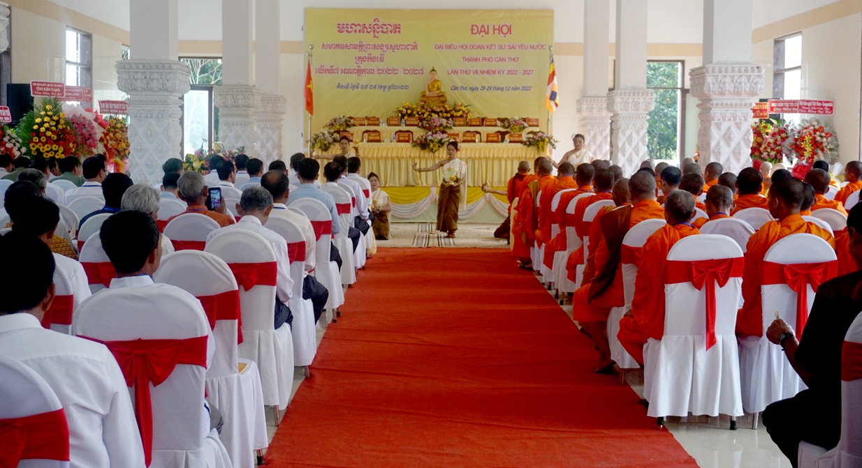 Tiết mục múa dân gian Khmer chào mừng Đại hội