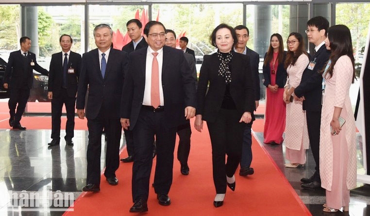 Thủ tướng Phạm Minh Chính dự Hội nghị trực tuyến triển khai nhiệm vụ năm 2023 của ngành nội vụ. (Ảnh: Trần Hải)