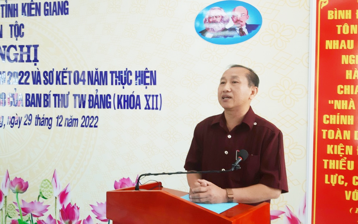 Ông Nguyễn Hoàng Hành - Phó Vụ trưởng Vụ Công tác dân tộc địa phương, Ủy ban Dân tộc phát biểu tại Hội nghị