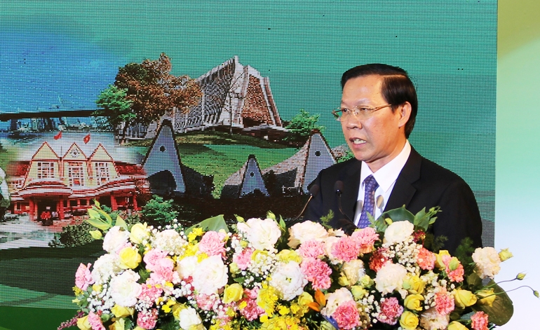 Chủ tịch UBND TP. Hồ Chí Minh Phan Văn Mãi phát biểu tại Hội nghị. (Ảnh: Diễm Thương)