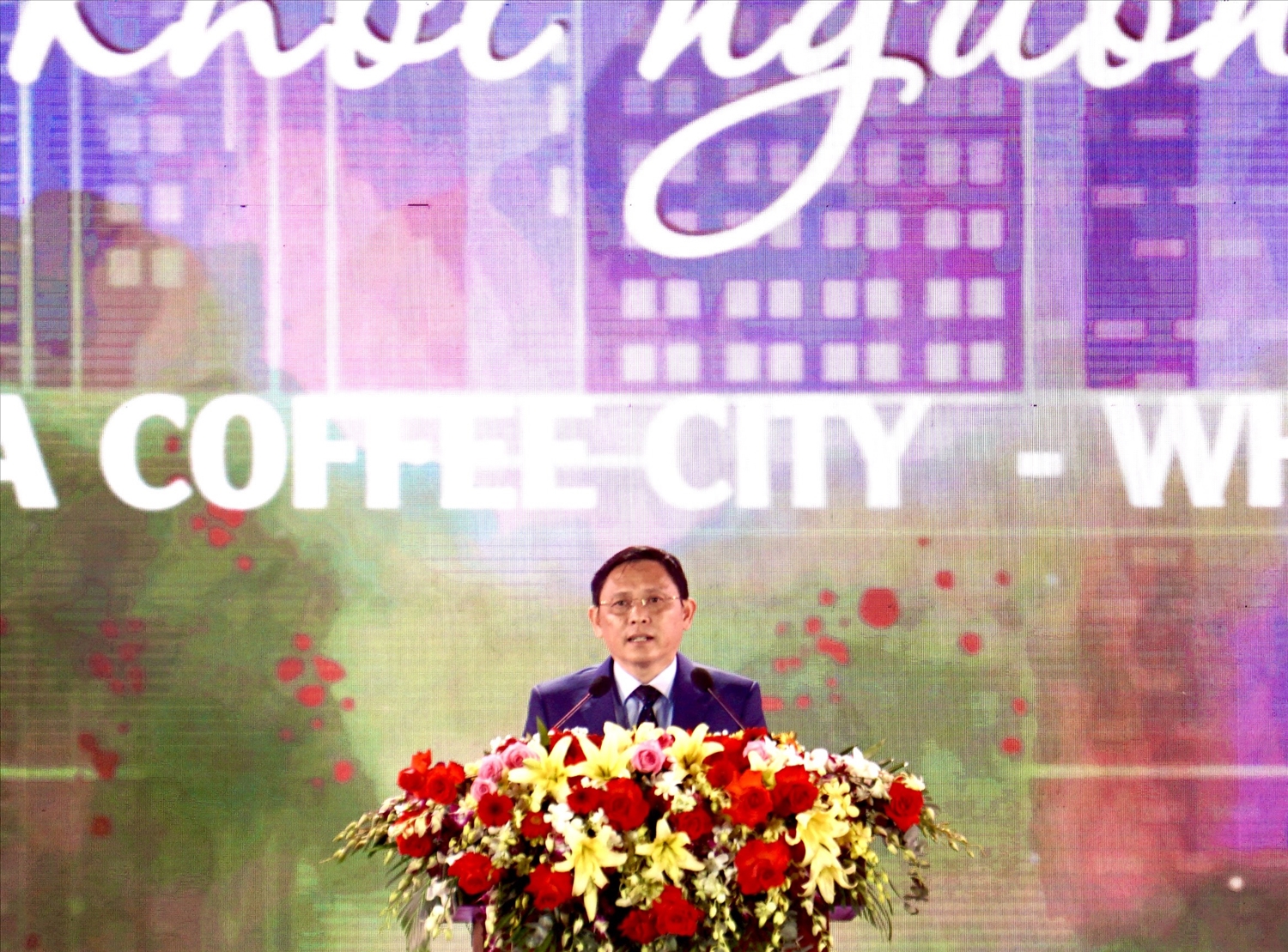 Phó chủ tịch thường trực Nguyễn Tuấn Hà phát biểu bế mạc Lễ hội Cà phê Buôn Ma Thuột lần thứ 8