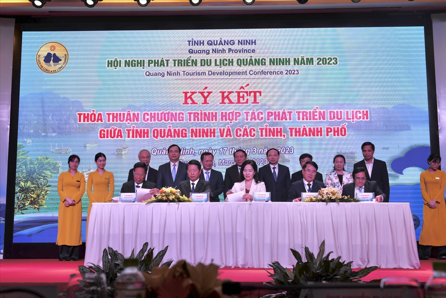 Ký kết thỏa thuận chương trình hợp tác phát triển du lịch giữa tỉnh Quảng Ninh và các tỉnh, thành phố