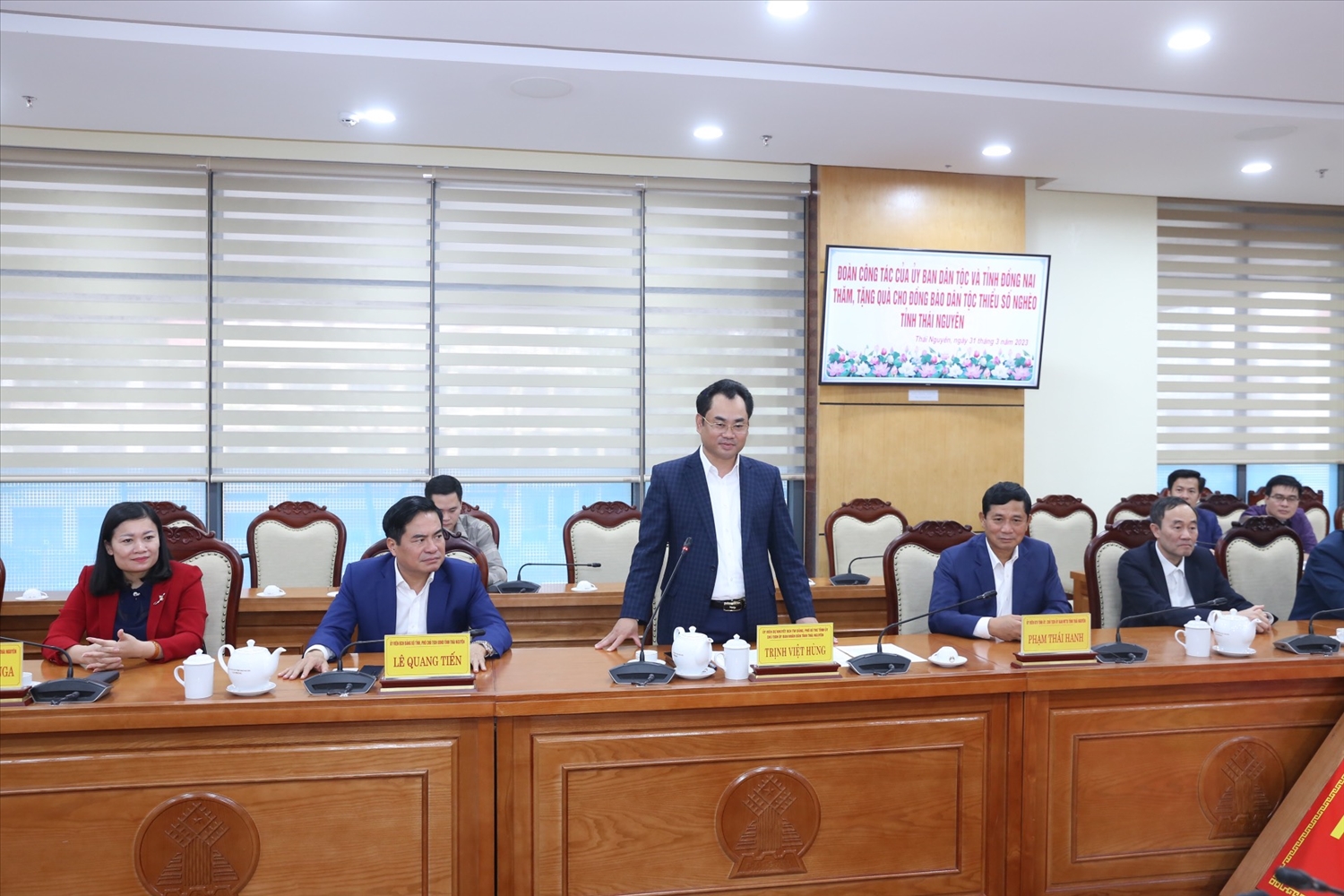 Đồng chí Trịnh Việt Hùng, Phó Bí thư Tỉnh ủy, Chủ tịch UBND tỉnh Thái Nguyên phát biểu cảm ơn đoàn công tác