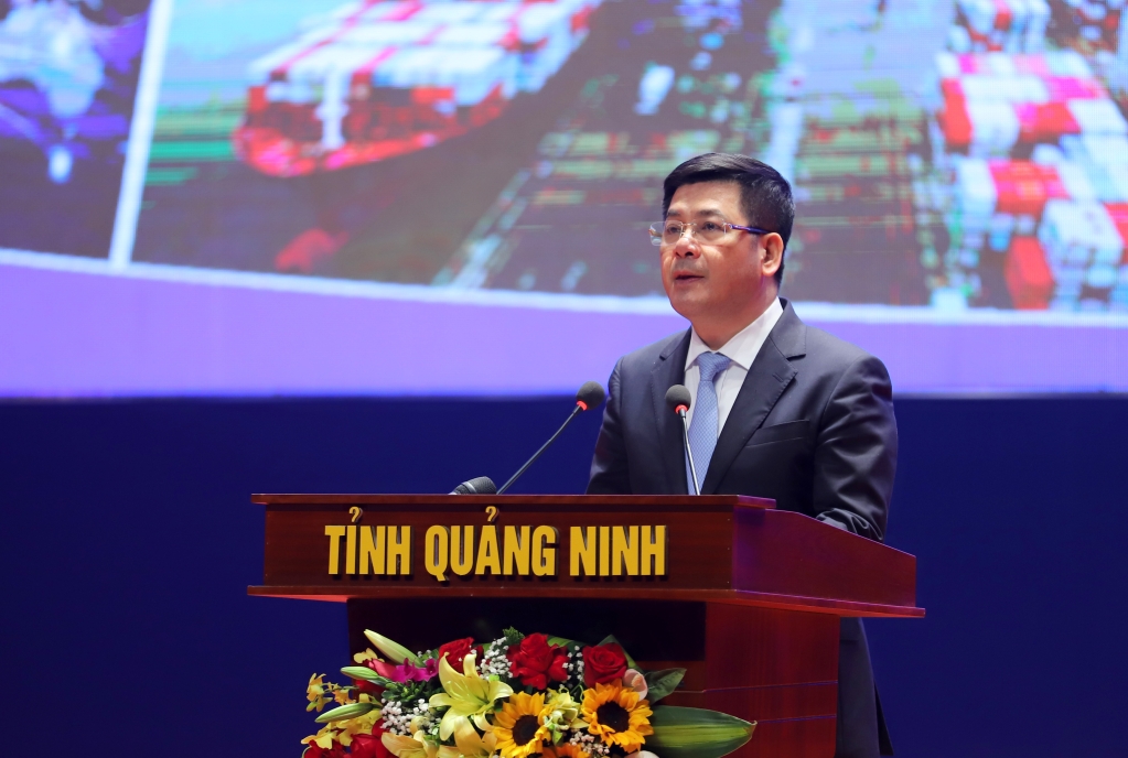 Ông Nguyễn Hồng Diên, Bộ trưởng Bộ Công Thương, phát biểu tại hội nghị