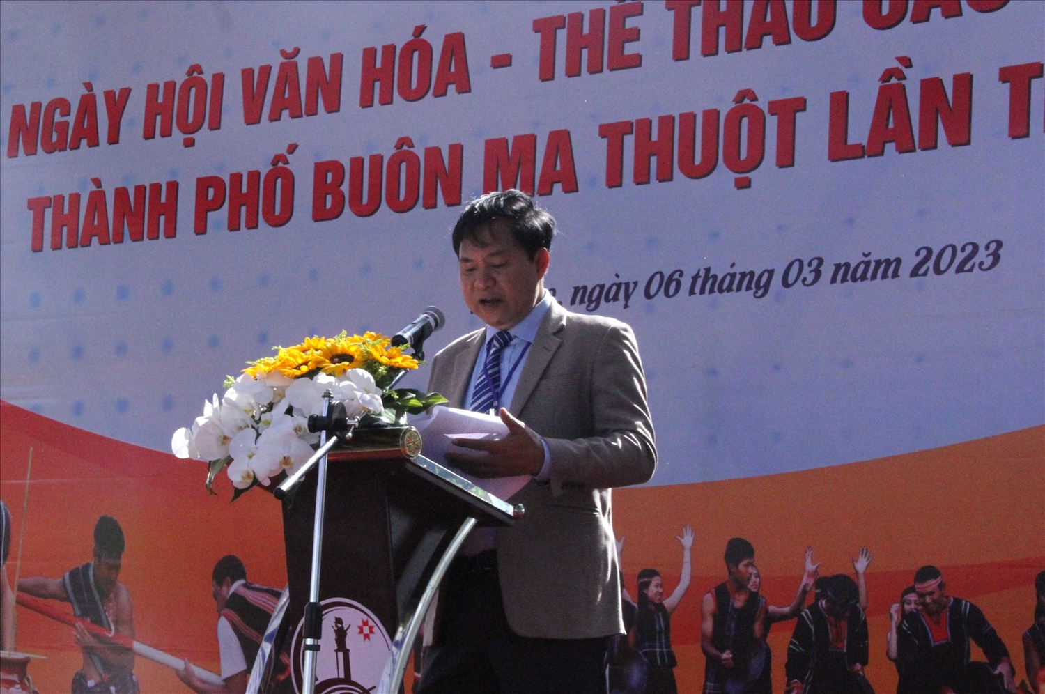 Ông Phạm Tiến Hưng, Phó chủ tịch UBND TP.Buôn Ma Thuột phát biểu tại Ngày hội