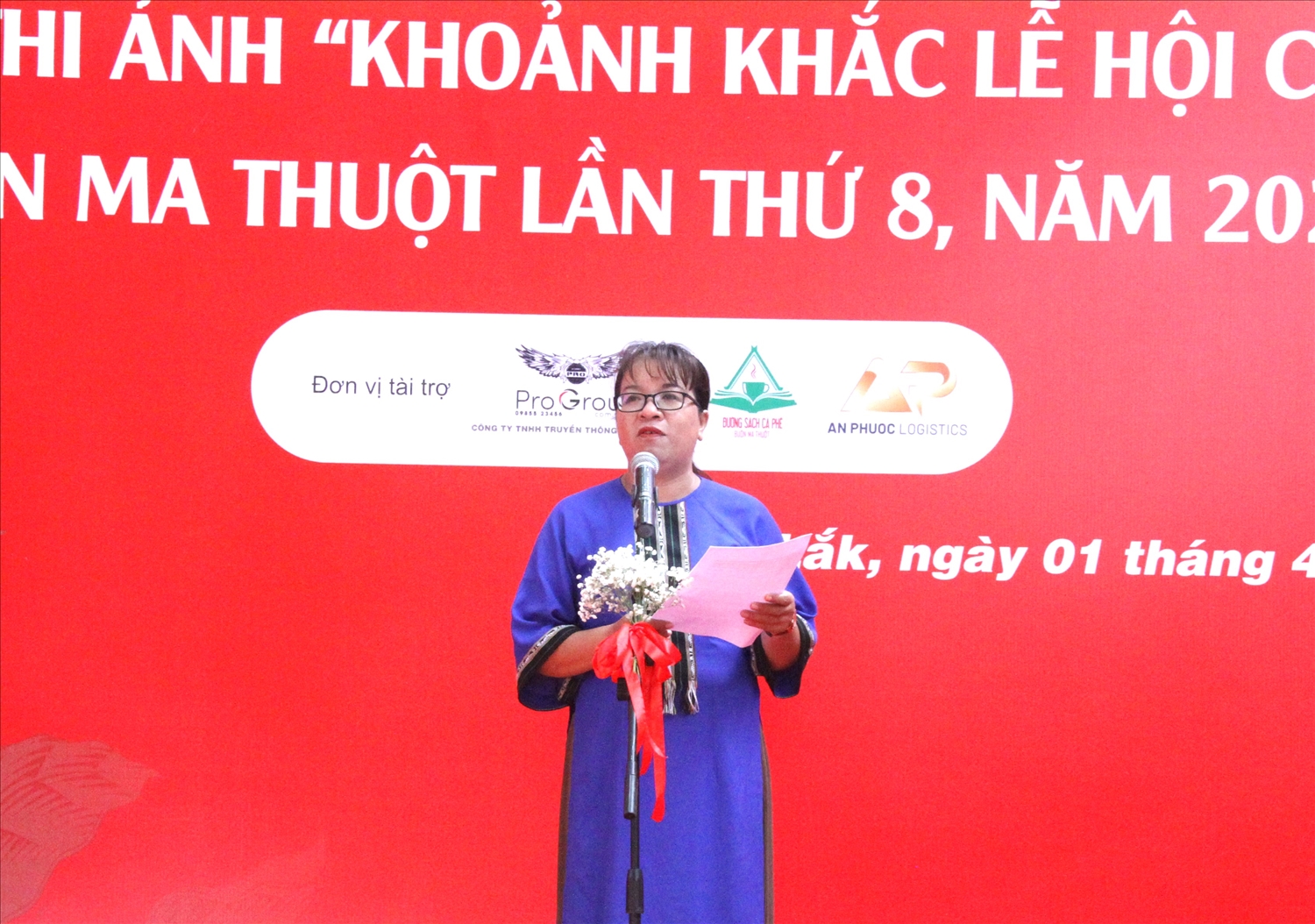 Chủ tịch Hội Văn học Nghệ thuật Đắk Lắk Niê Thanh Mai phát biểu tại buổi lễ