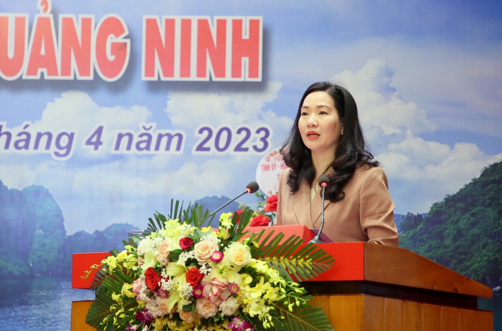 Bà Nguyễn Thị Hạnh, Phó Chủ tịch UBND tỉnh Quảng Ninh phát biểu tại buổi lễ