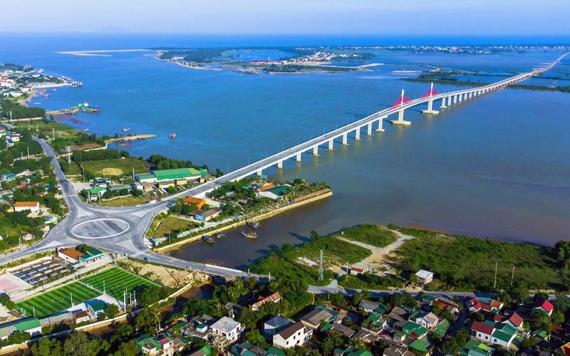 Cầu Cửa Hội bắc qua sông Lam góp phần tạo bước phát triển cho kinh tế-xã hội tỉnh Nghệ An