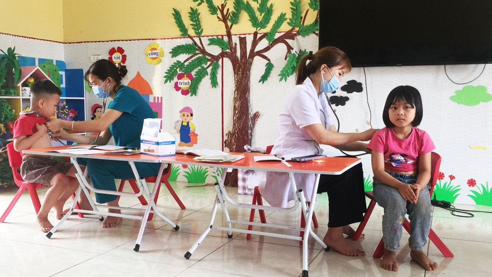 Chương trình khám bệnh cho học sinh Trường Mầm non Bàn Đạt