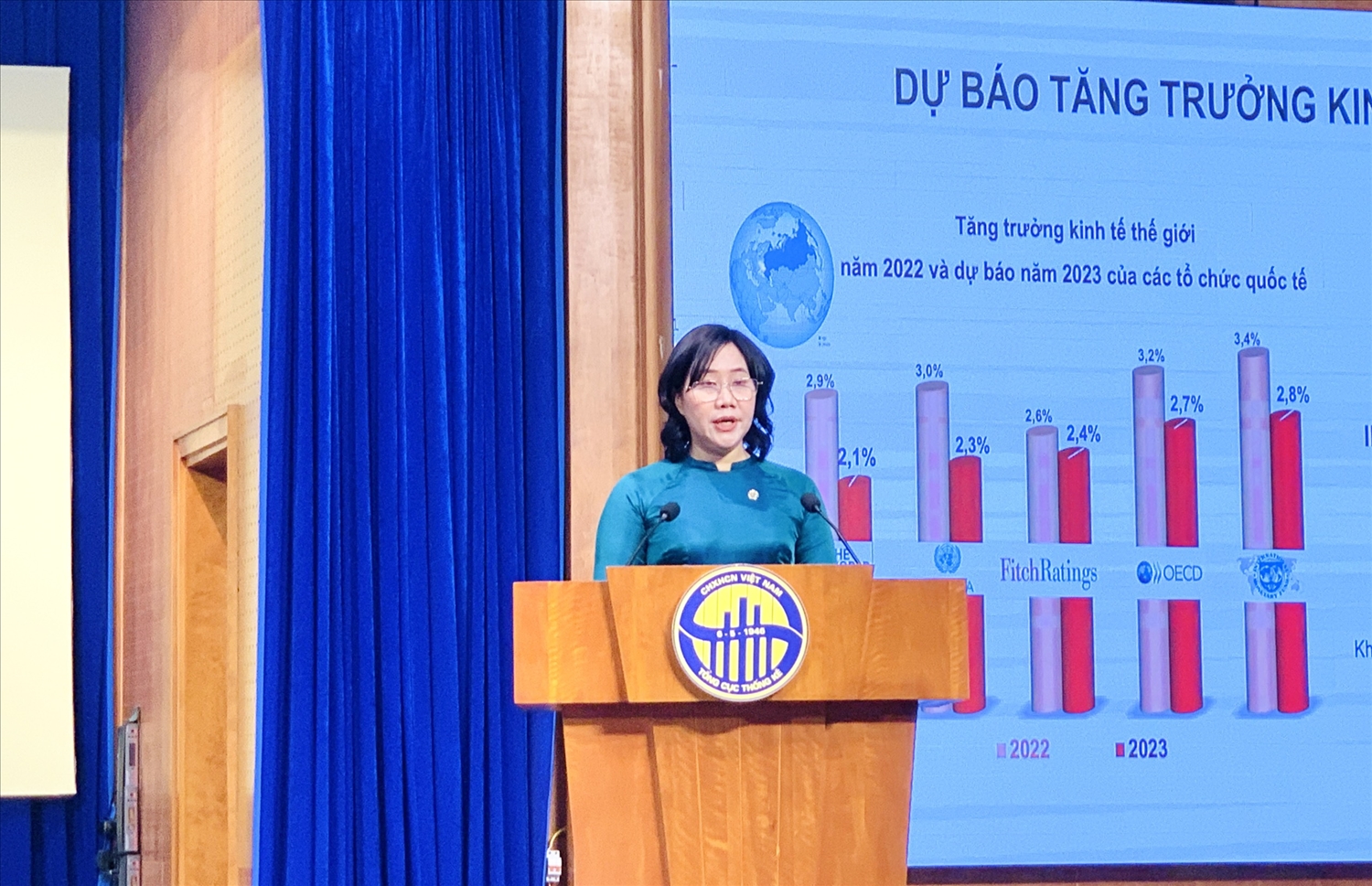 Bà Nguyễn Thị Hương, Tổng cục trưởng Tổng cục Thống kê chủ trì cuộc Họp báo