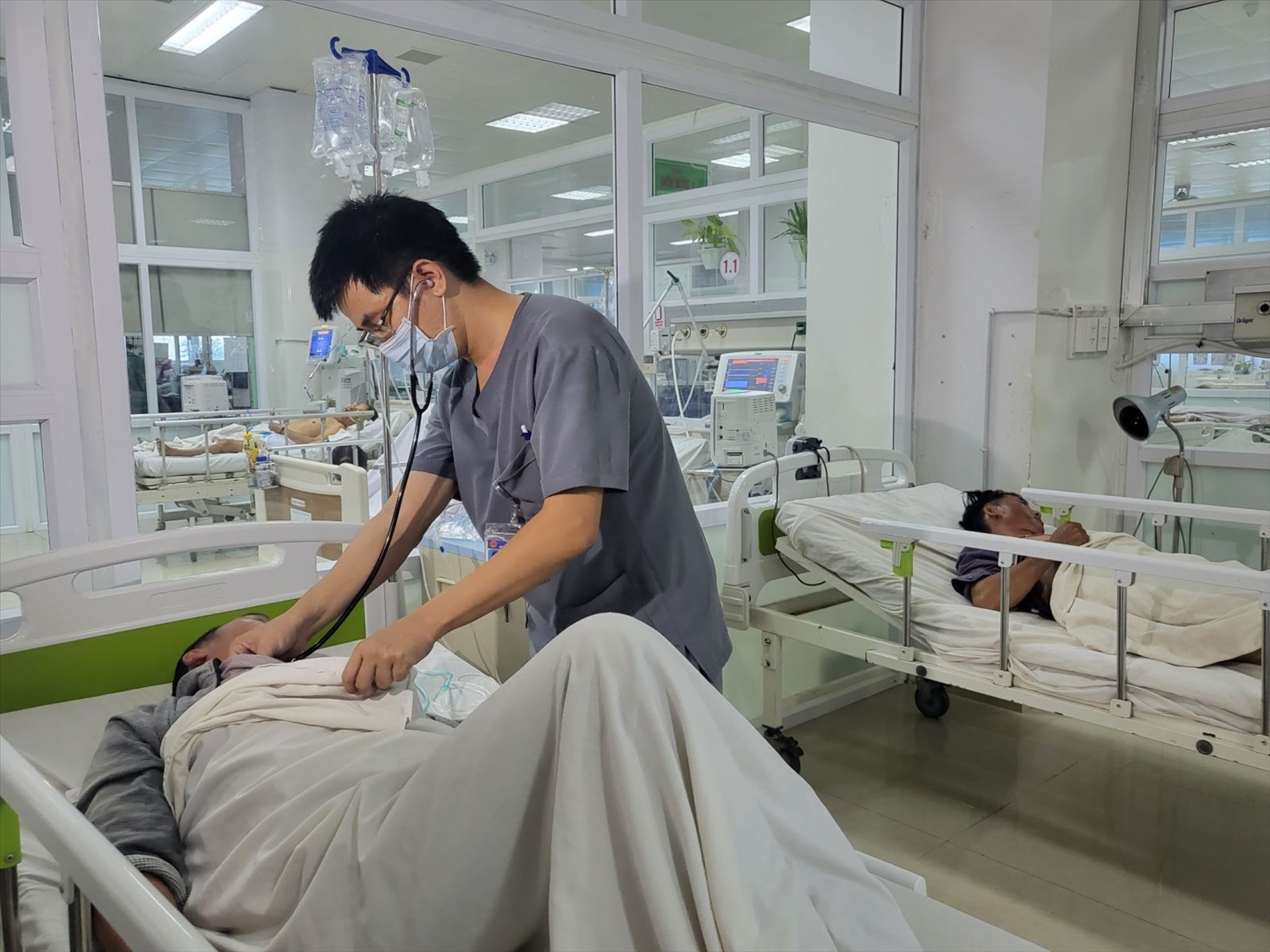 Các bệnh nhân đang được điều trị tại Bệnh viện Đa khoa vùng Tây Nguyên (ảnh. CDC Đắk Lắk)
