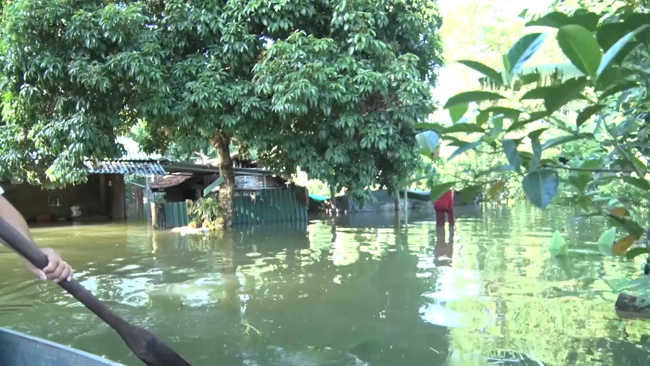 Người dân thôn Làng Mài, xã Bình Lương vào mùa mưa lũ thường xuyên bị ngập nước do mực nước lòng hồ sông Mực dâng cao