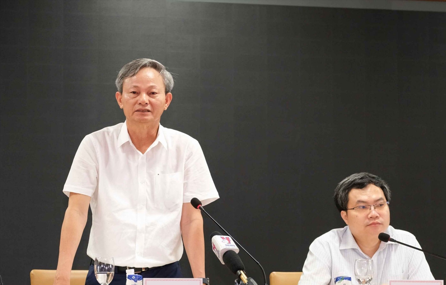 Ông Trần Đình Nhân - Tổng Giám đốc Tập đoàn Điện lực Việt Nam (EVN) trả lời phóng viên báo chí về tình hình cung ứng điện