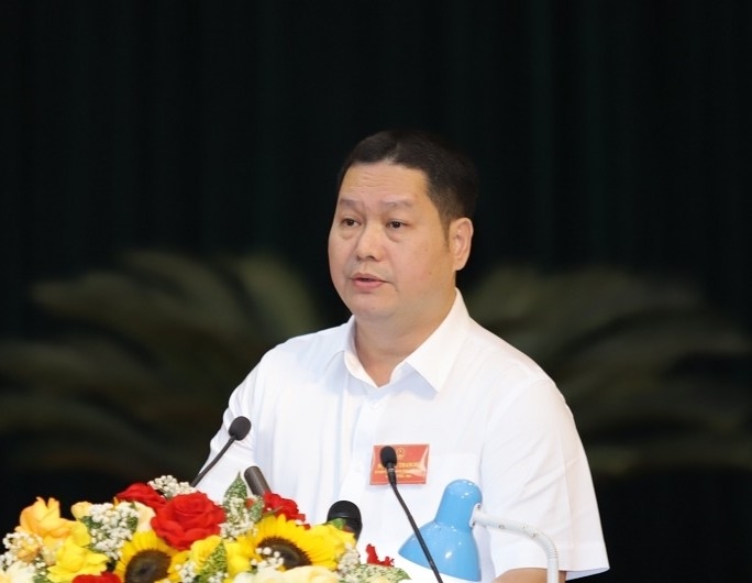 Đại biểu Phạm Nguyên Hồng - Giám đốc Sở Văn hóa, Thể thao và Du lịch phát biểu thảo luận