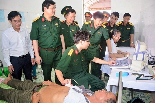 Học viện Quân y khám bệnh, cấp phát thuốc miễn phí cho các đối tượng chính sách
