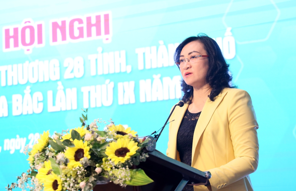 Thứ trưởng Bộ Công Thương Phan Thị Thắng phát biểu tại hội nghị