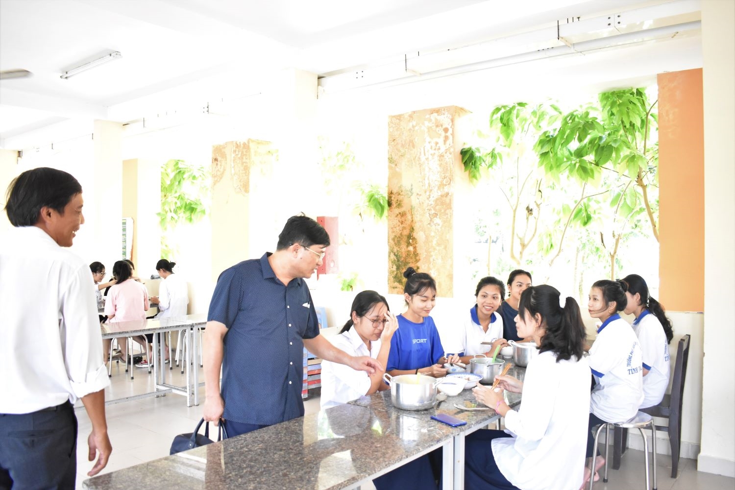 Đoàn công tác của Bộ Giáo dục và Đào tạo kiểm tra, khảo sát tại Trường PTDTNT tỉnh Trà Vinh