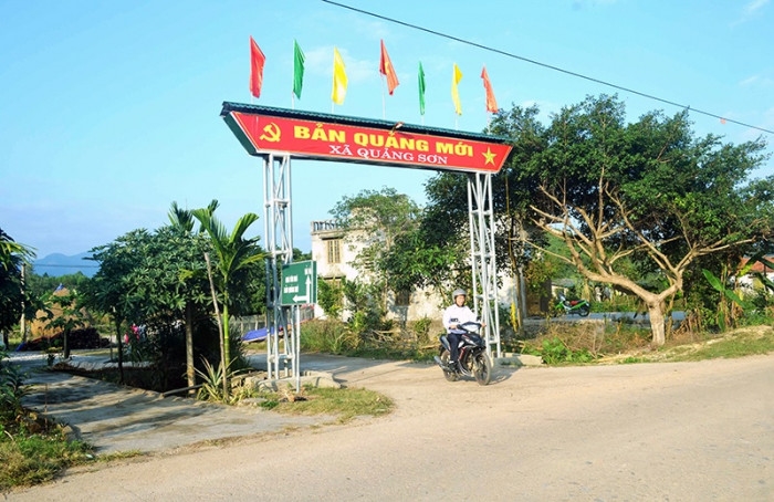 Tại xã vùng cao Quảng Sơn, huyện Hải Hà nhiều tuyến đường đã được đầu tư khang trang