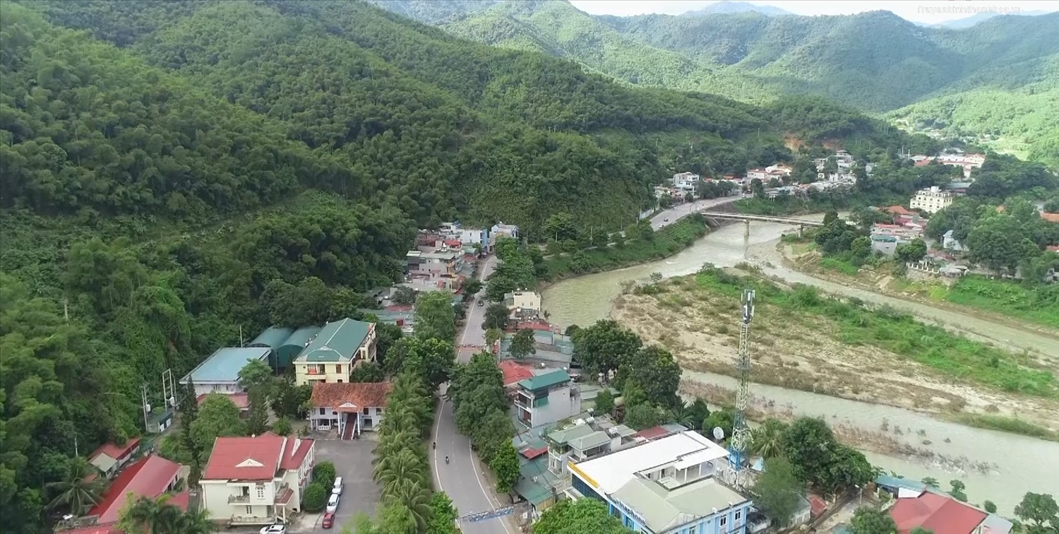 Quan Sơn phấn đấu đến năm 2025 trở thành điểm sáng ở vùng cao biên giới tỉnh Thanh Hóa