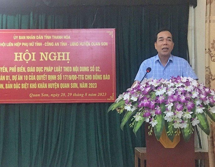  Phó trưởng Ban Dân tộc tỉnh Cầm Bá Tường phát biểu tại Hội nghị
