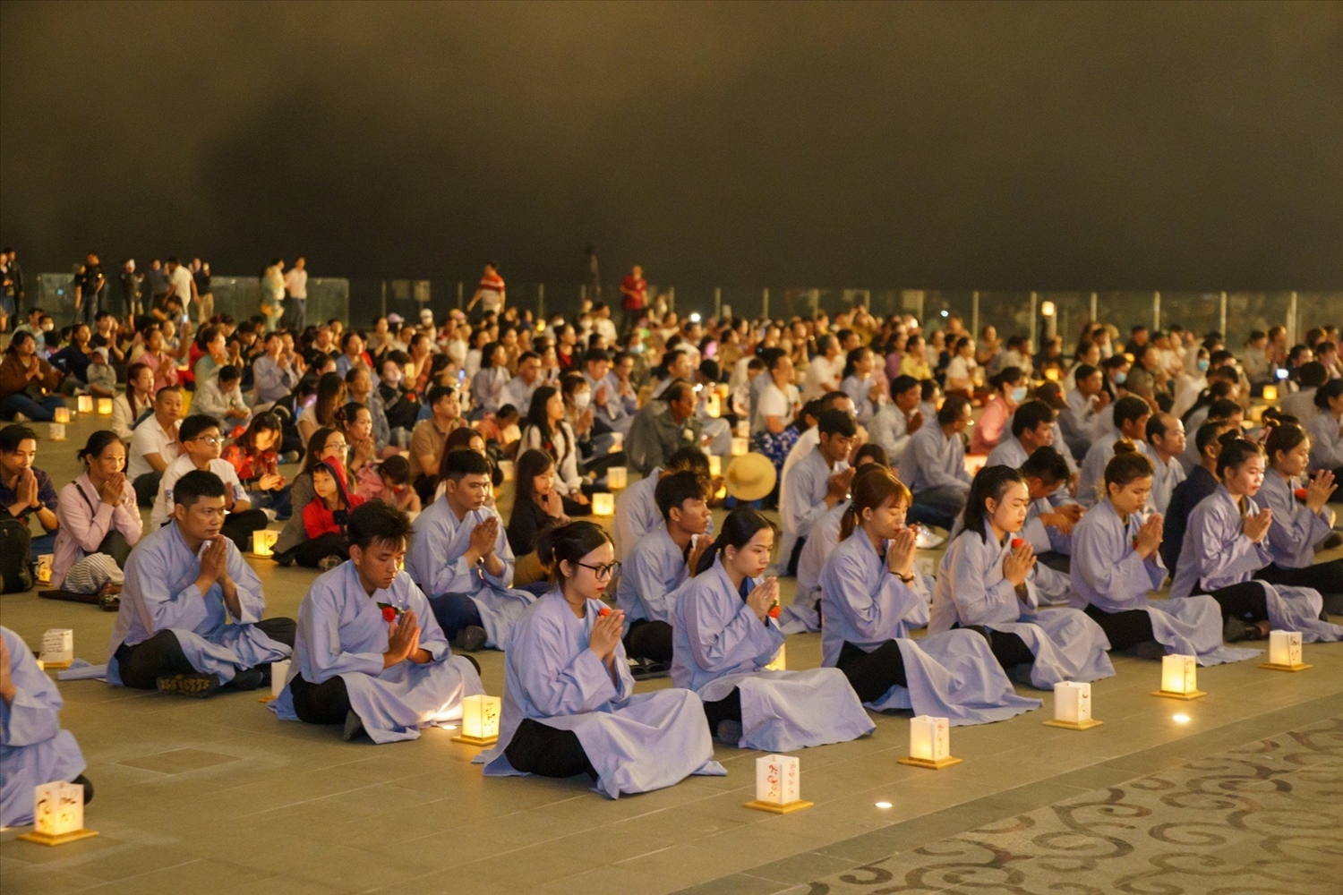 Một buổi thiền định của các Phật tử trên Núi Bà Đen trong dịp Lễ Vu Lan báo hiếu