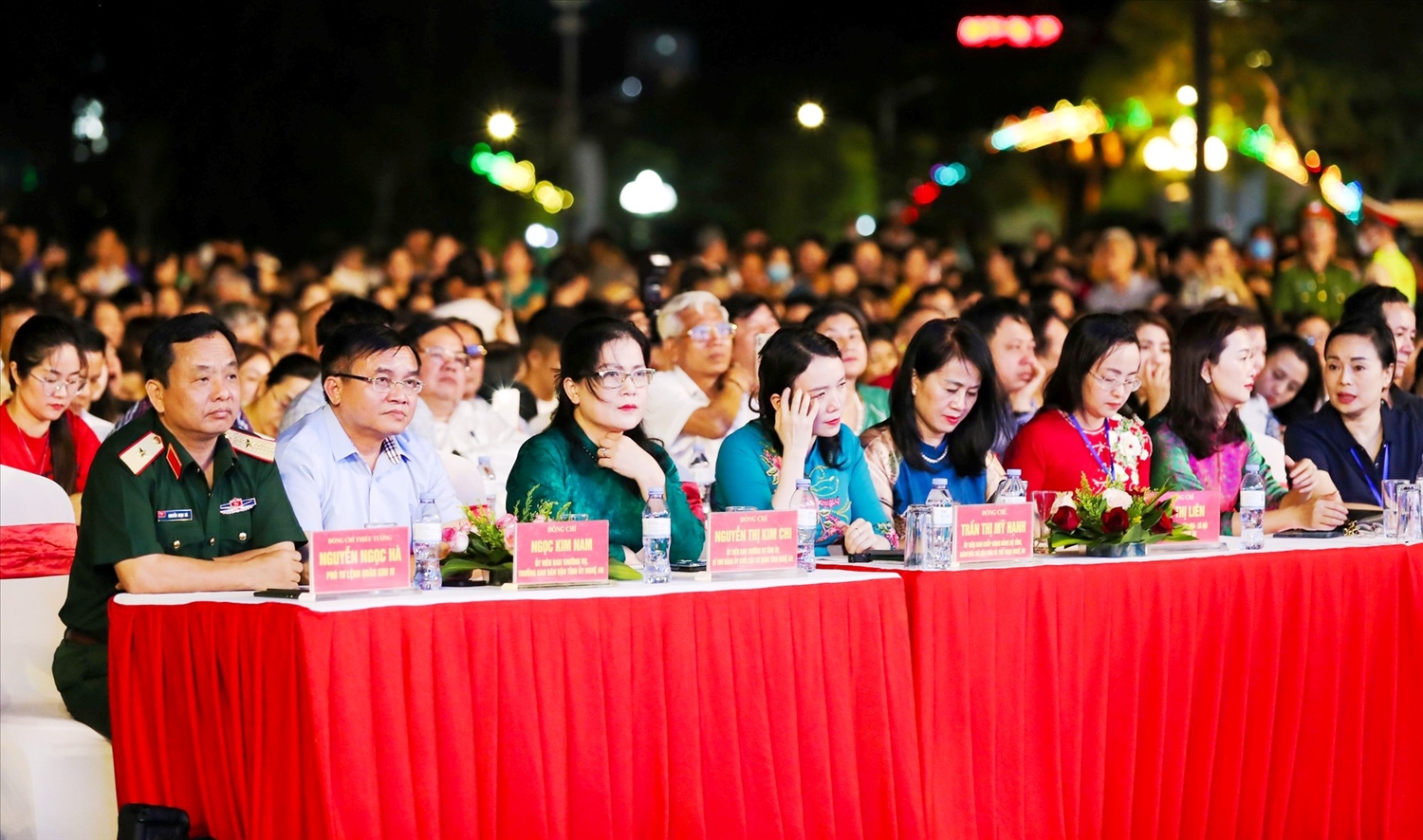 Các đại biểu tham dự Lễ bế mạc Festival Dân ca ví, giặm Nghệ Tĩnh và Hội diễn Đàn, hát dân ca 3 miền năm 2023