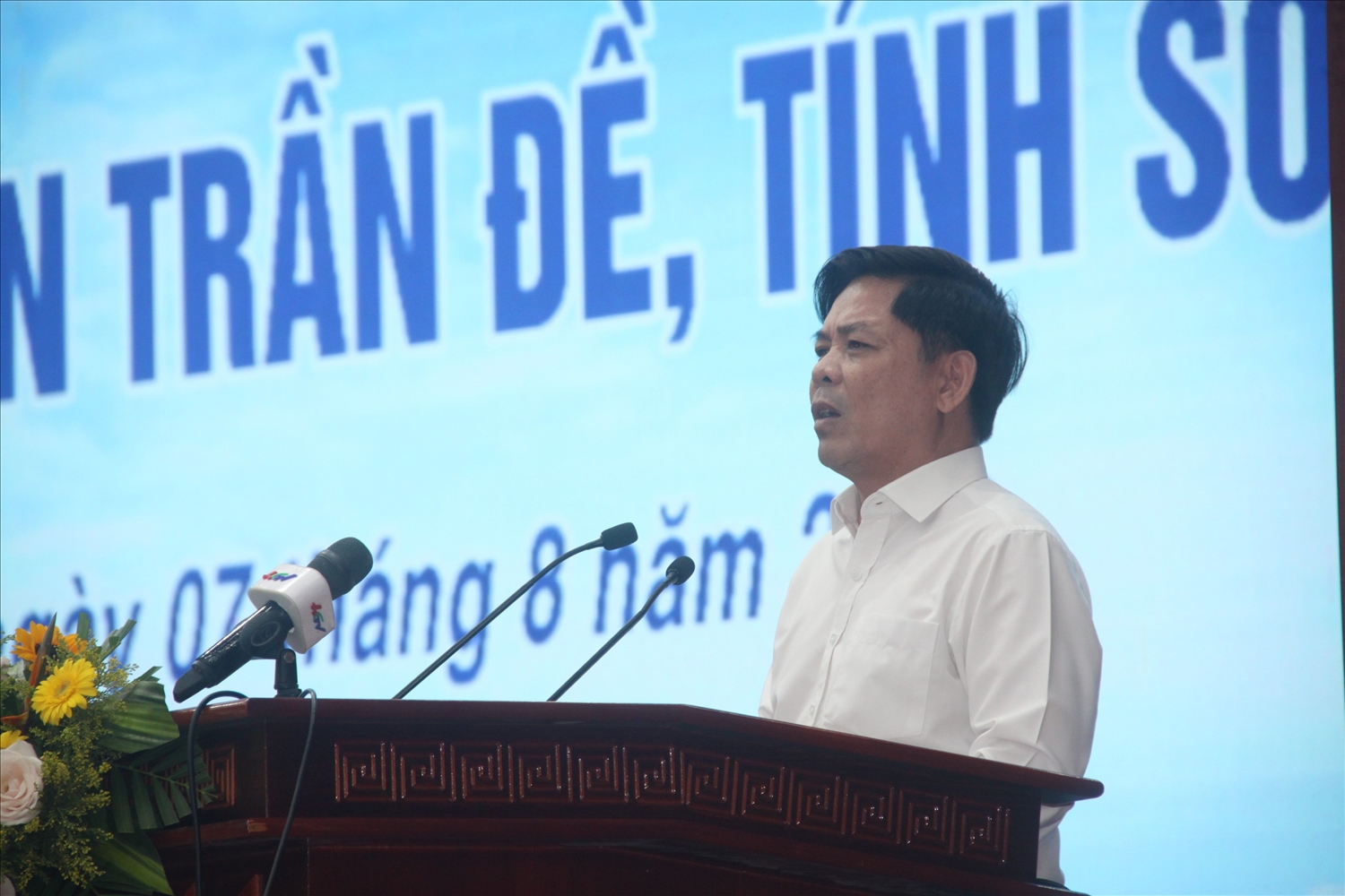 Ông Nguyễn Văn Thể - Ủy viên Ban Chấp hành Trung ương Đảng, Bí thư Đảng ủy Khối các cơ quan Trung ương phát biểu tại Hội thảo