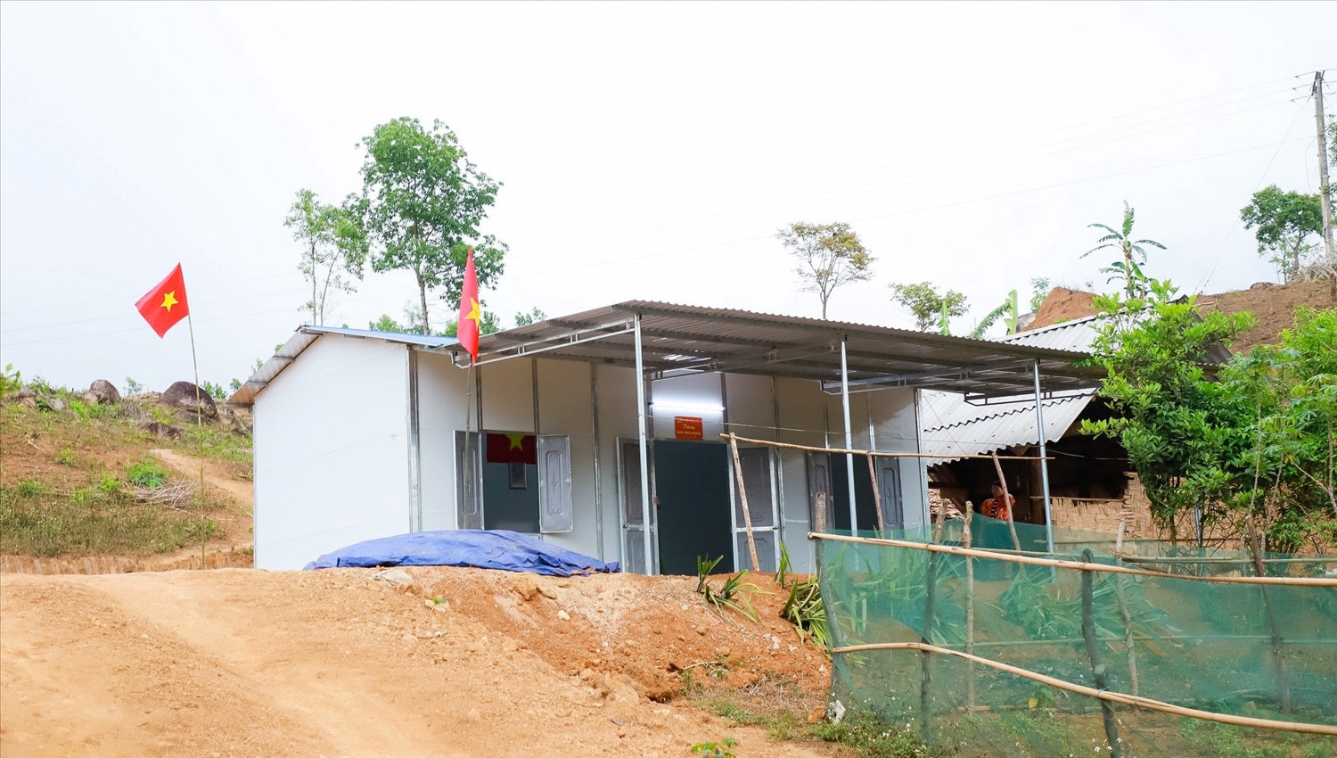 Một ngôi nhà được làm theo mẫu lắp ghép do Công an tỉnh hỗ trợ hộ nghèo tại xã Tri Lễ, huyện Quế Phong
