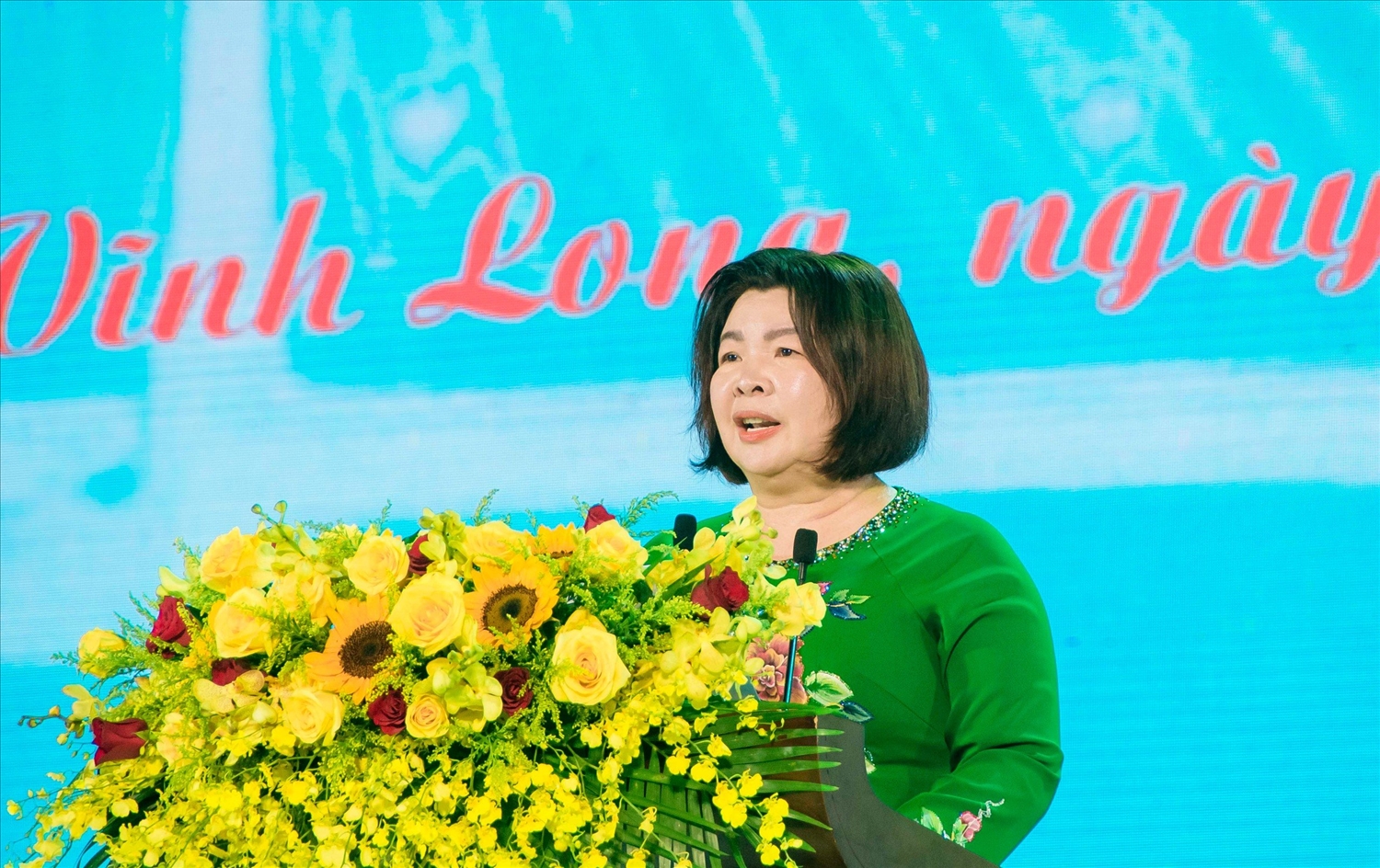 Bà Cao Xuân Thu Vân - Phó Chủ tịch Ban Chấp hành Trung ương Hội Nông dân Việt Nam phát biểu chào mừng Festival
