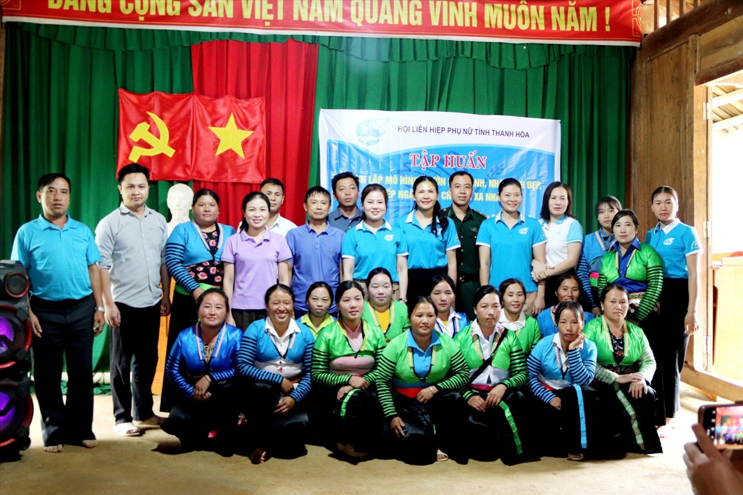 Hội LHPN tỉnh Thanh Hoá và các đơn vị phối hợp, cùng các thành viên tham gia đợt tập huấn