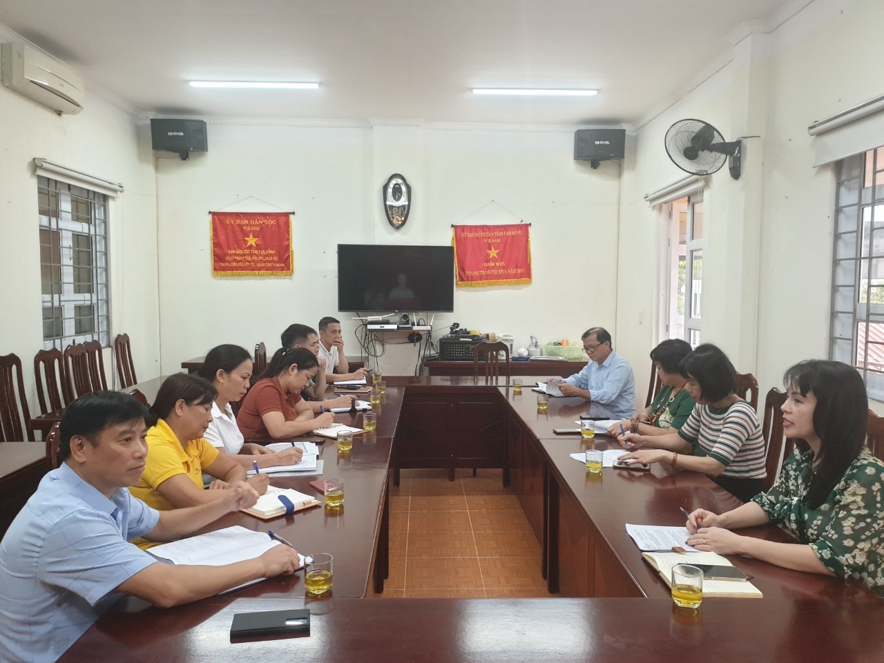 Báo Dân tộc và Phát triển kiểm tra cấp phát báo chí cho người có uy tín tỉnh Cao Bằng và Bắc Kạn 3