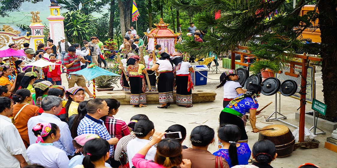Các hoạt động tại lễ hội đền Chín Gian huyện Quế Phong